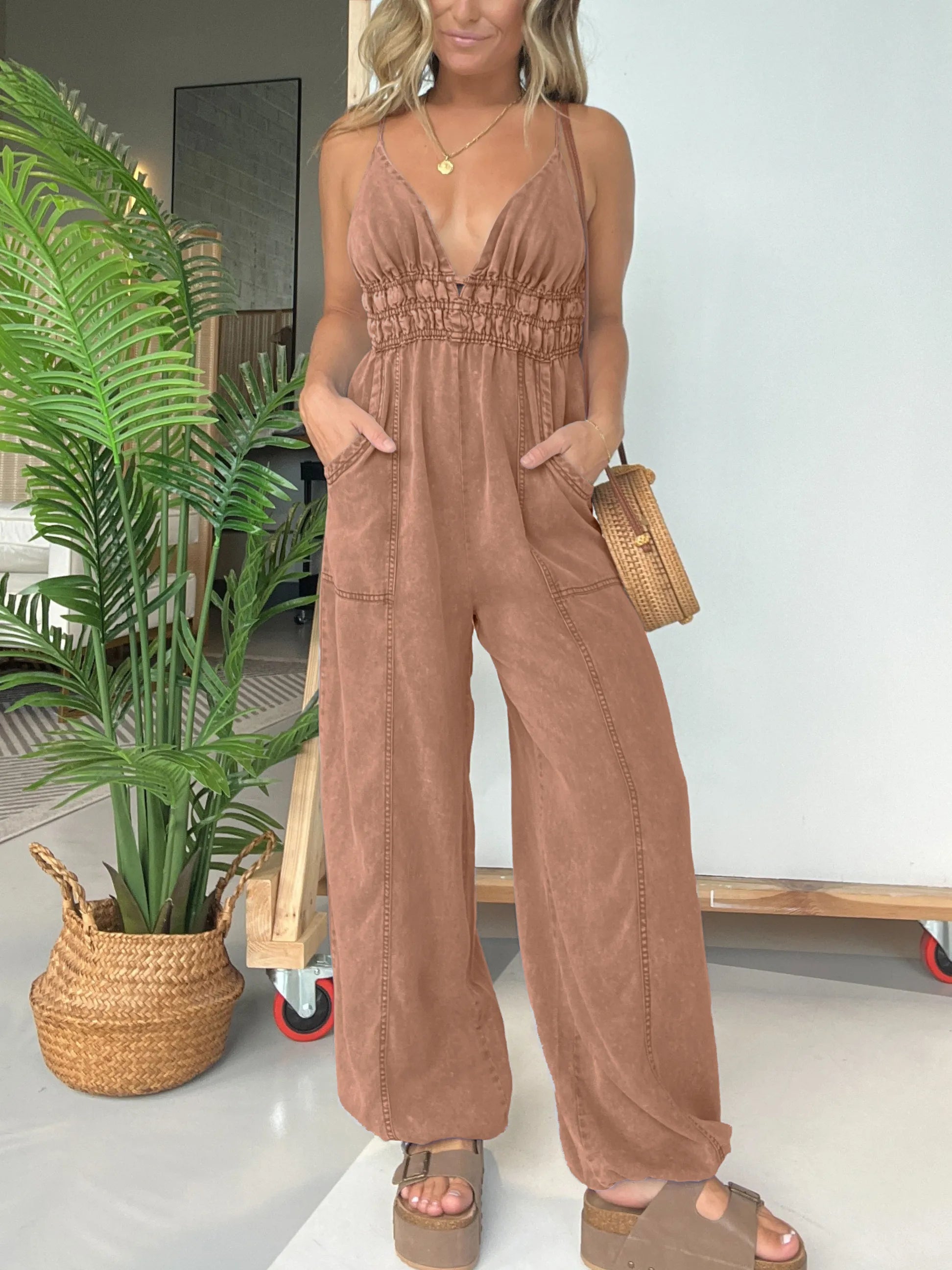 Adjustable Straps Lightweight  V-Neck Jumpsuit £¨Buy 2 Free Shipping£©